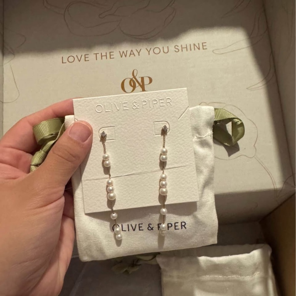 O live & Piper White Pearl Dangle Earrings